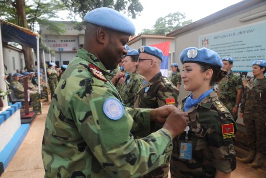 RCA : des casques bleus du contingent serbe honorés à Bangui